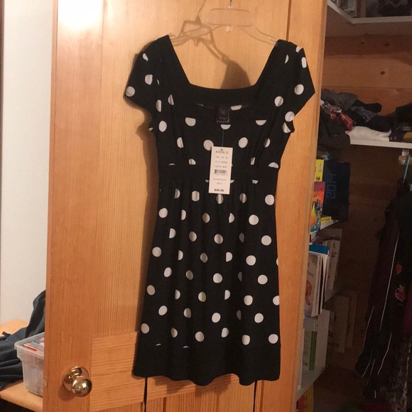 Wrapper Dresses & Skirts - JUNIOR Black & White Polka Dot Dress 🖤